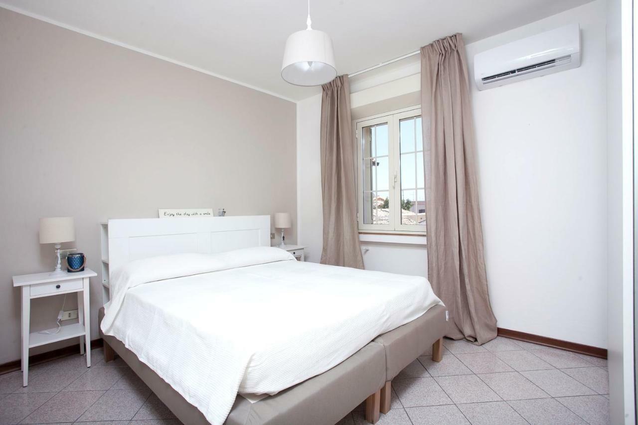 Apartamento La Casa Di Mattia Pula Exterior foto